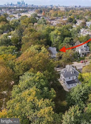 21 Franklin Ave, Camden NJ 08108-1117 exterior