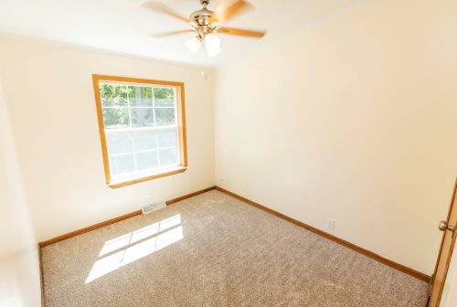 19780 Chain Lk St, Cassopolis MI 49031-9538 exterior