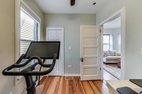 3450 Hamlin Ave, Chicago IL 60655-3915 exterior