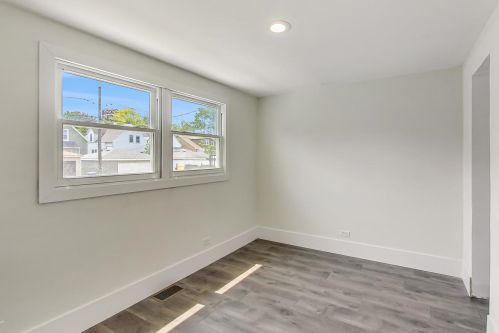 5043 Ainslie St, Chicago IL  60630-2302 exterior