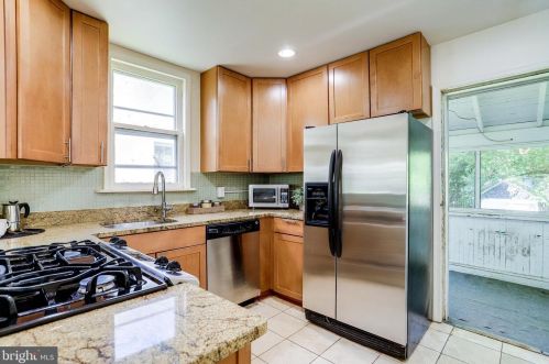 1801 Commonwealth Ave, Alexandria VA 22301-1403 exterior