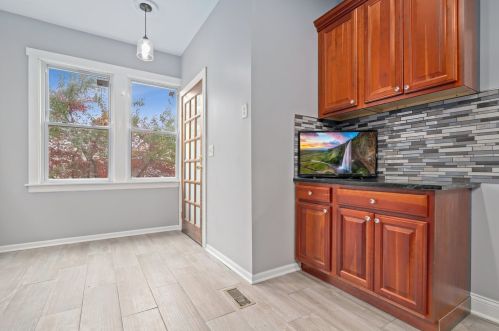 2710 Lawndale Ave, Chicago IL 60655-3312 exterior