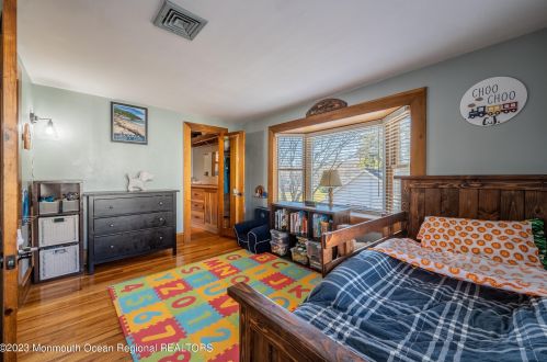 15 Hartshorne Pl, Middletown NJ  07748-2520 exterior