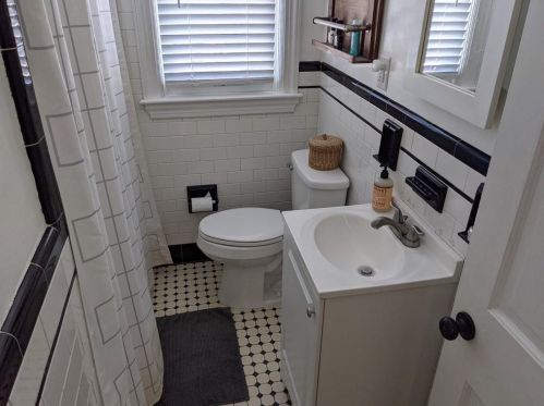 37 Atlantic Blvd, Providence RI 02911-1932 exterior