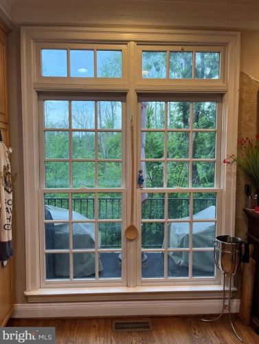 18 Alexander St, Alexandria VA  22314-3869 exterior