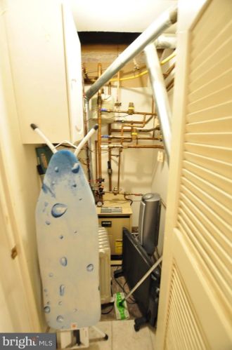 1904 Calvert St, Washington DC 20008-2665 exterior