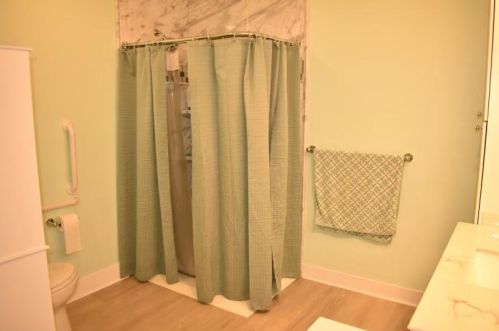 4226 Redbush Dr, Wyoming MI exterior