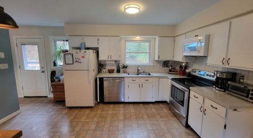 9 Forest Ln, Concord NH  03303-2419 exterior