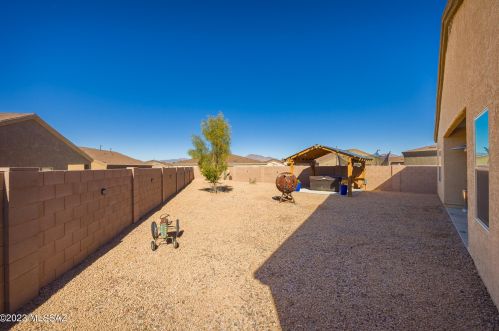 7484 Calle Colado, Tucson AZ  85757-6439 exterior