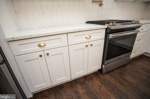 2022 21 St, Philadelphia PA 19145-2722 exterior