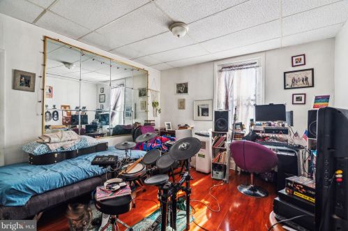 2114 22nd St, Philadelphia PA 19121-1401 exterior