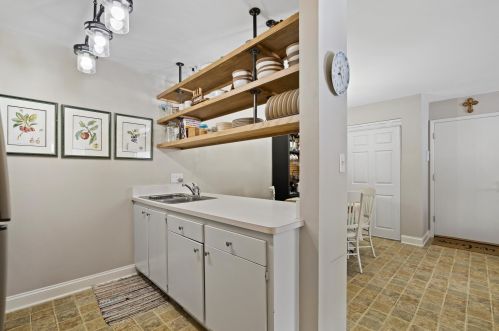 3985 84, Milwaukee WI 53228-2339 exterior