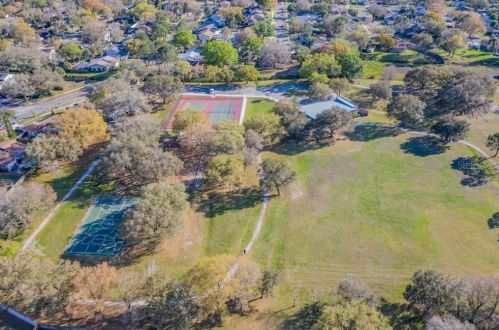 15806 Country Lk Dr, Tampa FL 33624-1539 exterior