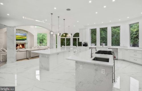 11705 Centurion Way, Rockville MD 20854-6419 exterior