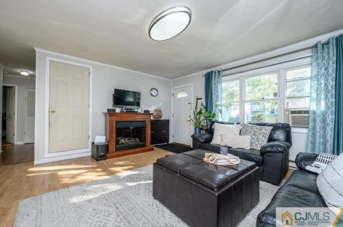 126 Park Ave, Iselin NJ 08830-2303 exterior