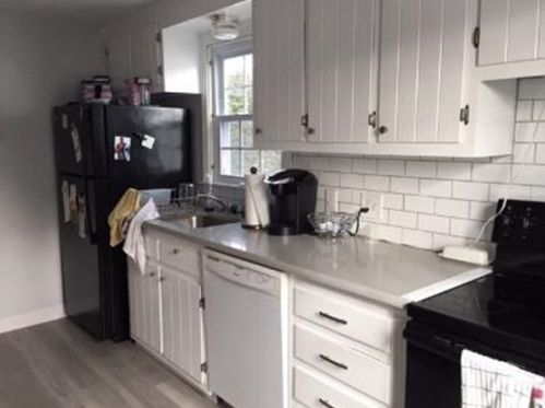 155 Mayflower Rd, Springfield, MA 01118-1409