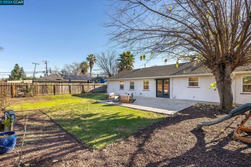 106 Doris Dr, Concord CA  94523-2915 exterior