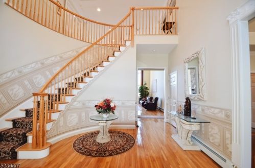 17 Douglas Dr, Sparta, NJ 07871-3040