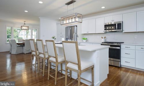 2405 Blue Valley Dr, Silver Spring MD 20904-5206 exterior