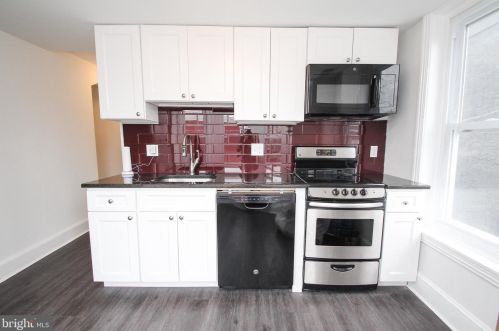 2452 Cedar St, Philadelphia PA  19125-3019 exterior