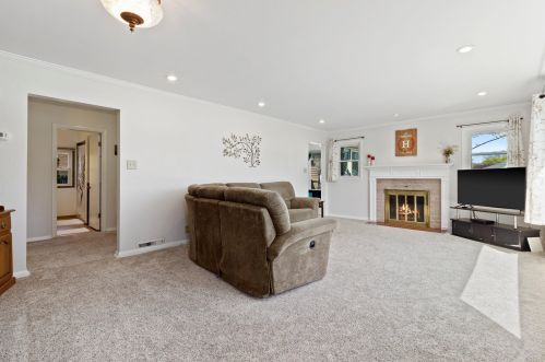 3633 100, Milwaukee WI 53222-2430 exterior