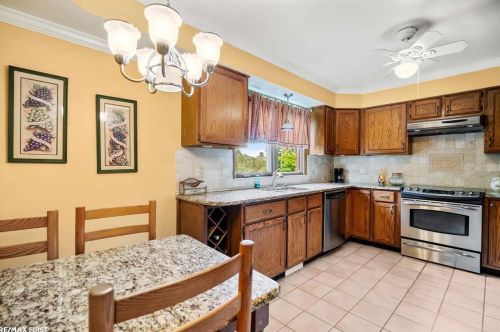 45985 Mdw Cir, Macomb Township MI 48044-3936 exterior