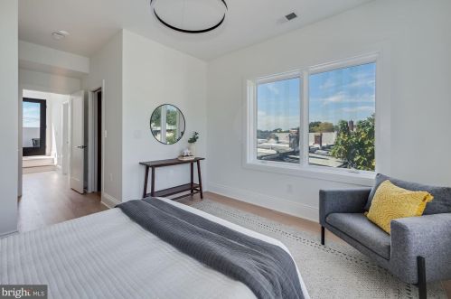 835 Longfellow St, Washington DC  20011-8205 exterior