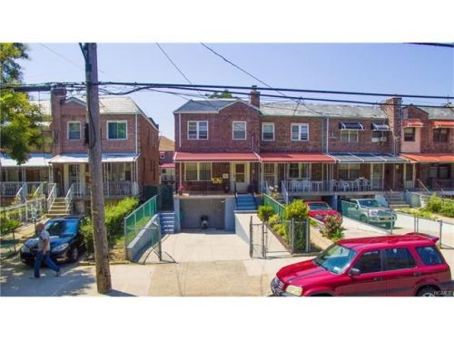 2543 Eastchester Rd, Bronx NY  10466-5882 exterior