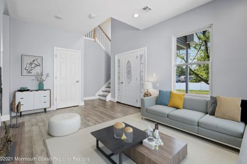 28 Twain Ave, Old Bridge NJ  08857-2110 exterior