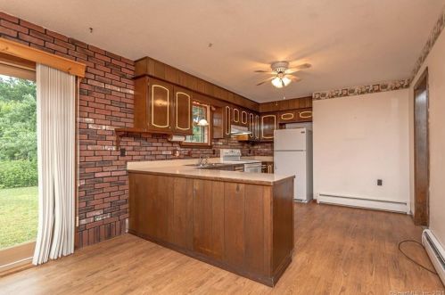 33 Junior Ave, Killingly CT 06239-4217 exterior