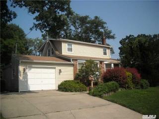 1241 Powell Ave, North Merrick, NY 11566-1812