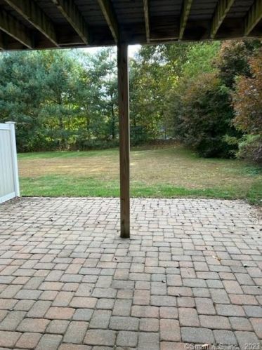 1427 Farmington Ave, Farmington CT 06032-1170 exterior