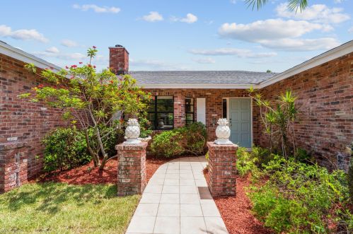 17320 Lake Park Rd, Boca Raton FL 33487-1166 exterior