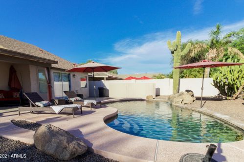 711 Los Arboles Ct, Chandler AZ 85225-0948 exterior