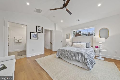 2706 Valley Dr, Alexandria VA  22302-2845 exterior