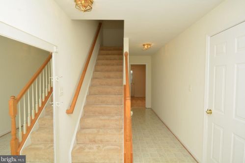 6949 Banchory Ct, Alexandria VA  22315-5725 exterior