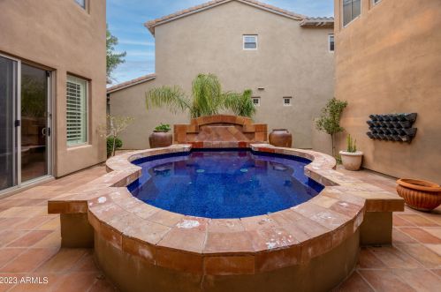 3931 Crst Ln, Phoenix AZ 85027-1602 exterior