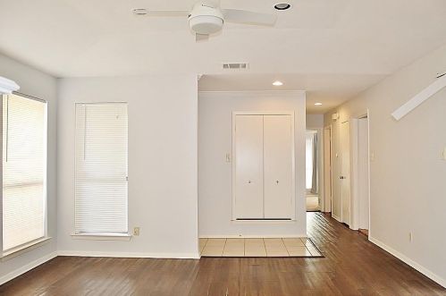 3037 Airhaven St, Dallas TX  75229-2450 exterior