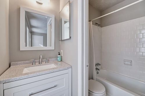 3 Iron Bound Pl, Atlanta GA 30318-1424 exterior