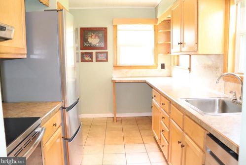 727 Chestnut St, Limerick PA 19468-2117 exterior