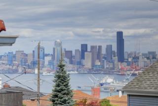 3206 37 Ave, Seattle WA  98144-7014 exterior