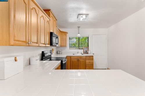 57 Monte Cresta Ave, Concord CA  94523-4213 exterior