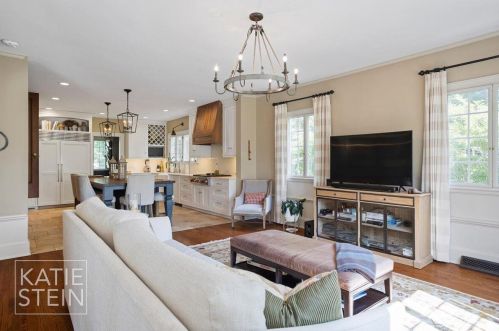 700 Plymouth Ave, Grand Rapids MI 49505-6069 exterior