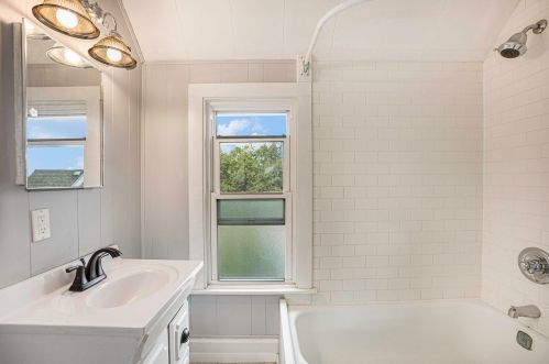 436 Walnut St, Grand Rapids MI 49503-1760 exterior