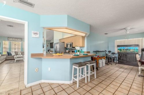 381 Gulfstream Ave, Fort Pierce FL  34983-1218 exterior