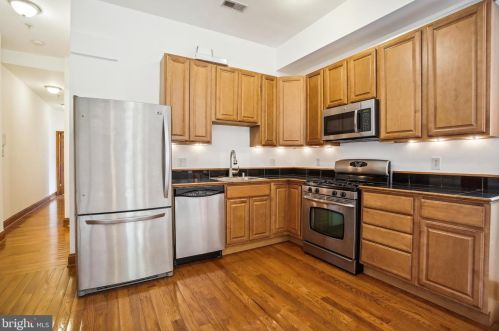 1807 8 St, Washington DC 20001-3185 exterior