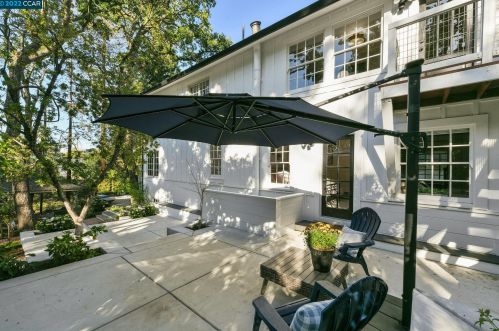 31 Ridge Park Ln, Concord CA 94518-1451 exterior
