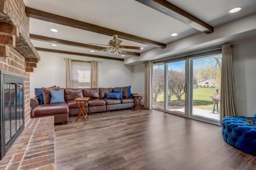 6441 Alberta Ct, Milwaukee WI  53217-4018 exterior