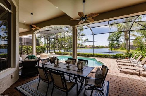 8975 Shenendoah Cir, Naples FL 34113-1670 exterior