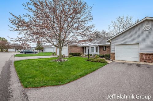 2633 Falcon Pointe Dr, Grand Rapids, MI 49534-7500